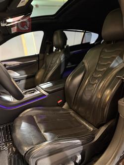 بي ام دبليو 8 الفئة